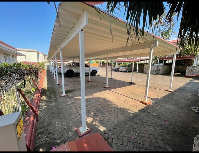 2 BEDROOM APARTMENT FOR SALE IN UVONGO BEACH